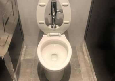 Installation de toilette pour salle de bain à Montréal - Plomberie MG Service