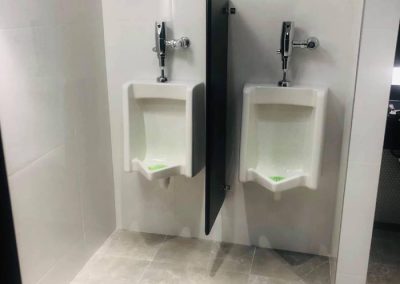 Installation d'urinoirs pour salle de bain à Montréal - Plomberie MG Service